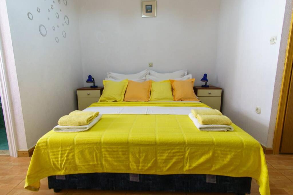 Lovely Studio Apartment For 2 Free Private Parking Makarska Exterior foto
